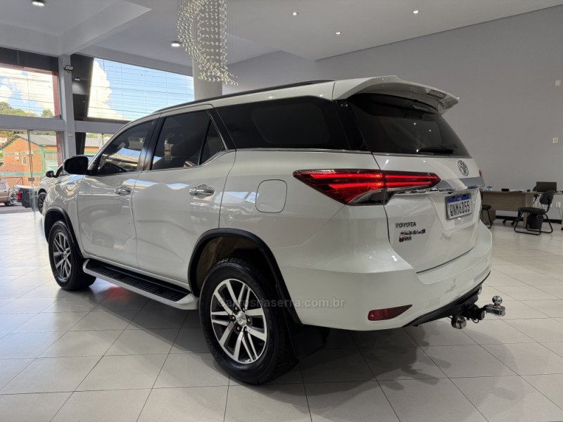 HILUX SW4 2.8 SRX 4X4 7 LUGARES 16V TURBO INTERCOOLER DIESEL 4P AUTOMÁTICO - 2018 - ERECHIM