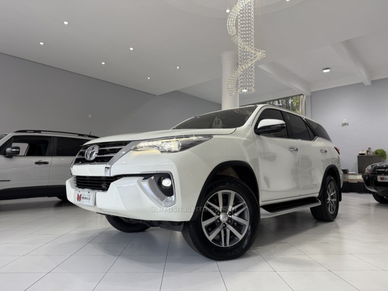 hilux sw4 2.8 srx 4x4 7 lugares 16v turbo intercooler diesel 4p automatico 2018 erechim