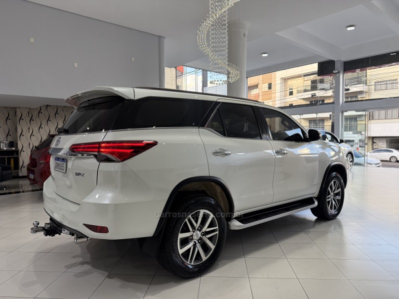 HILUX SW4 2.8 SRX 4X4 7 LUGARES 16V TURBO INTERCOOLER DIESEL 4P AUTOMÁTICO - 2018 - ERECHIM