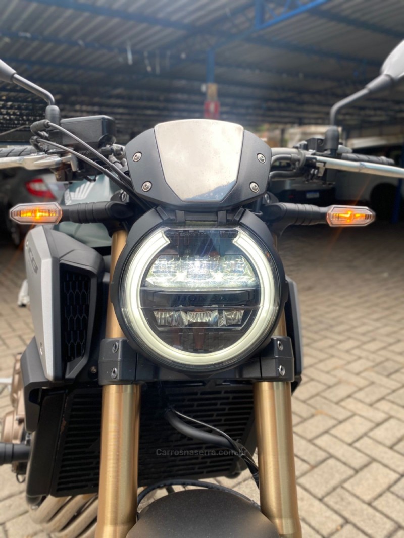 CB 650R E-CLUTCH - 2023 - CANELA