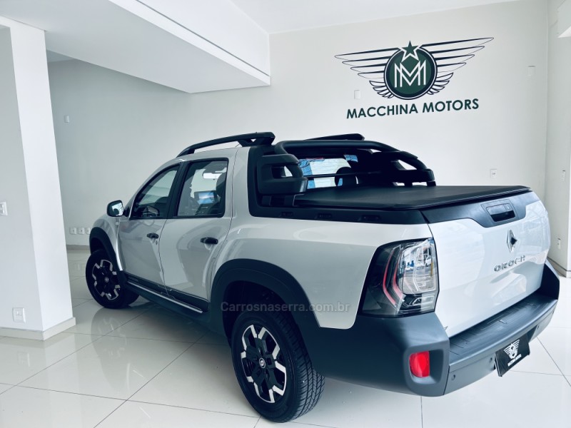 DUSTER OROCH 1.3 TCE OUTSIDER 4P FLEX AUTOMÁTICA - 2023 - CAXIAS DO SUL