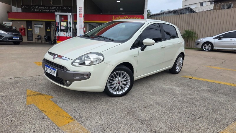 punto 1.6 essence sp dualogic 16v flex 4p automatizado 2013 caxias do sul