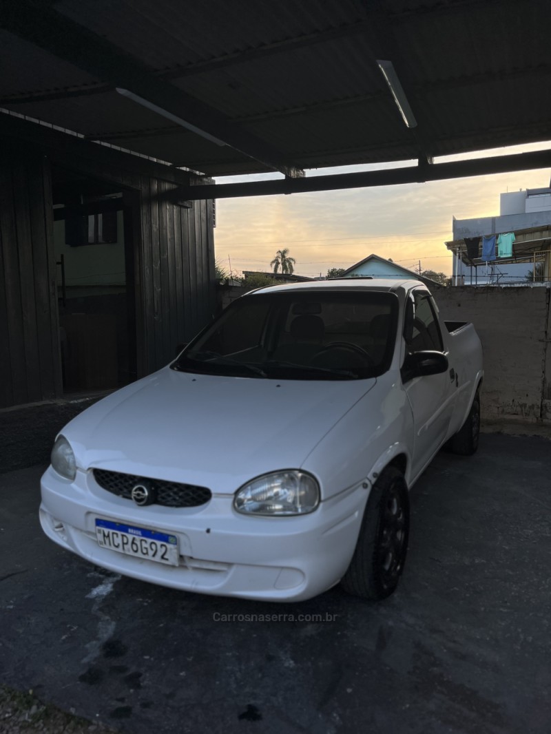 CORSA 1.6 MPFI RODEIO CS PICK-UP 8V GASOLINA 2P MANUAL - 2001 - CAXIAS DO SUL
