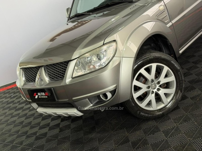 PAJERO TR4 2.0 4X4 16V FLEX 4P MANUAL - 2012 - VACARIA