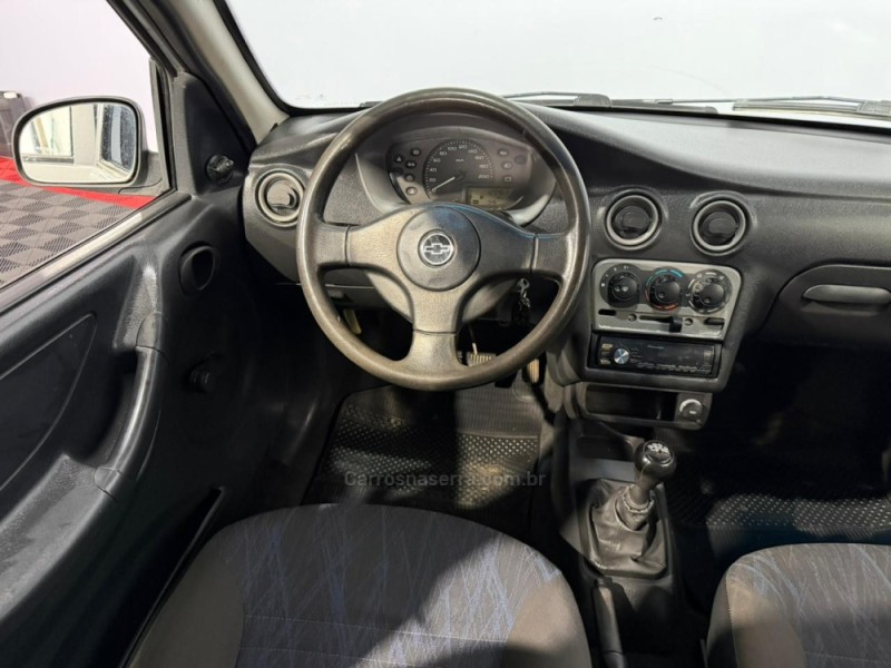 CELTA 1.0 MPFI SPIRIT 8V FLEX 4P MANUAL - 2006 - VACARIA