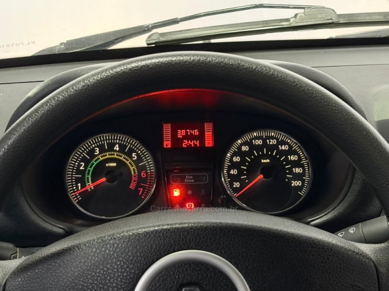 CLIO 1.0 16V FLEX 4P MANUAL - 2015 - VACARIA