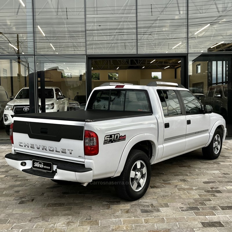 S10 2.8 EXECUTIVE 4X4 CD 12V TURBO ELECTRONIC INTERCOOLER DIESEL 4P MANUAL - 2011 - VACARIA