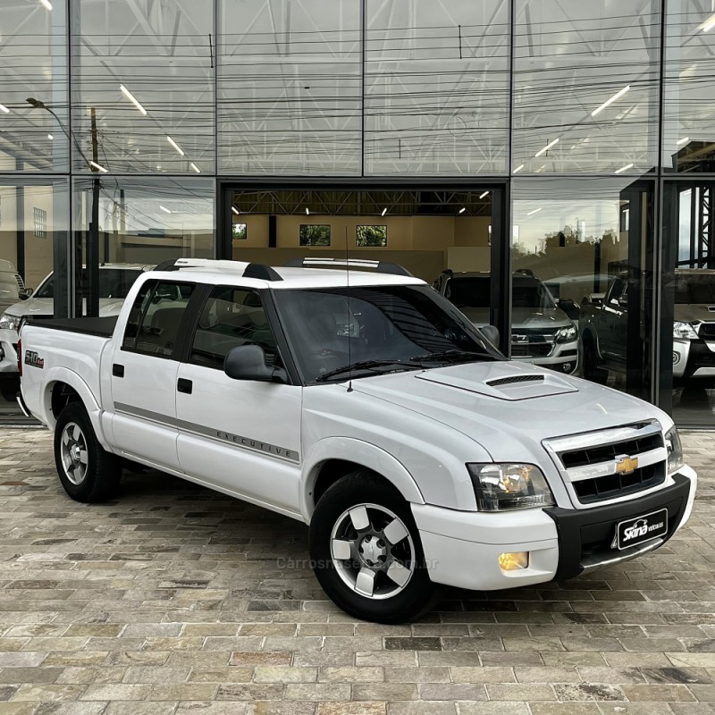 S10 2.8 EXECUTIVE 4X4 CD 12V TURBO ELECTRONIC INTERCOOLER DIESEL 4P MANUAL - 2011 - VACARIA