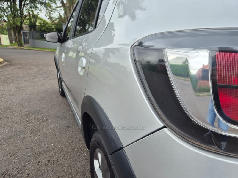SANDERO 1.6 STEPWAY RIP CURL 8V FLEX 4P MANUAL - 2016 - SãO LEOPOLDO