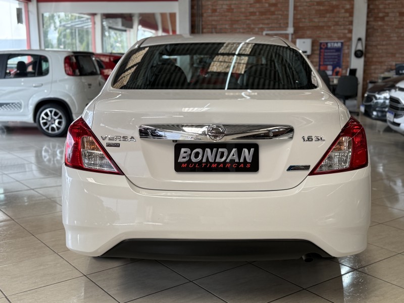 VERSA 1.6 16V FLEX SL 4P XTRONIC - 2017 - FARROUPILHA