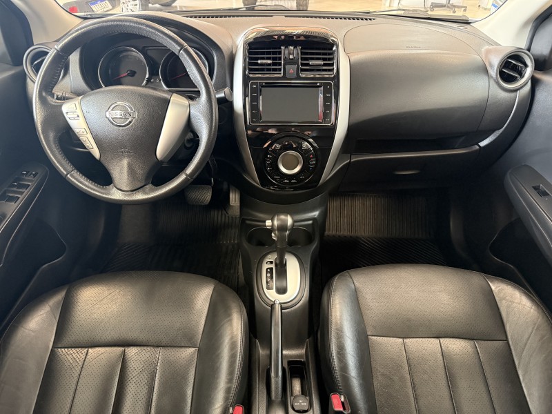 VERSA 1.6 16V FLEX SL 4P XTRONIC - 2017 - FARROUPILHA
