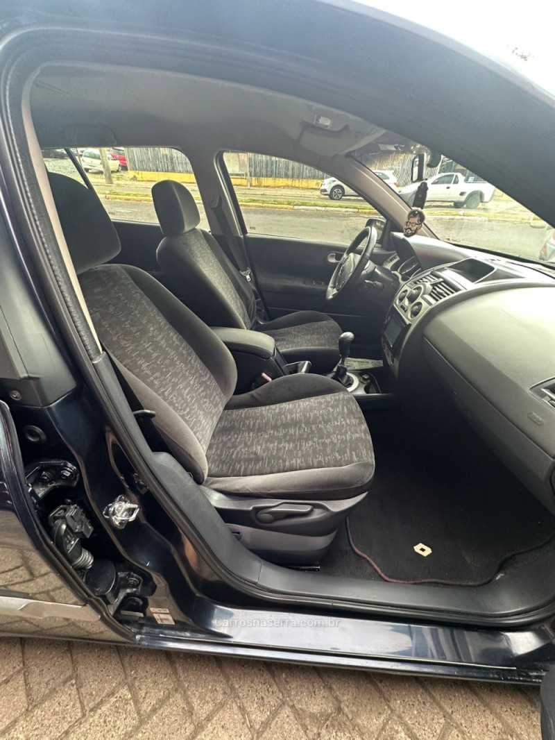 MÉGANE 1.6 DYNAMIQUE GRAND TOUR 16V FLEX 4P MANUAL - 2009 - PAROBé