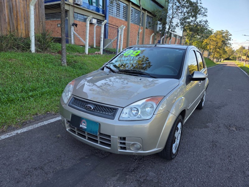 FIESTA 1.6 MPI CLASS HATCH 8V FLEX 4P MANUAL - 2009 - VENâNCIO AIRES