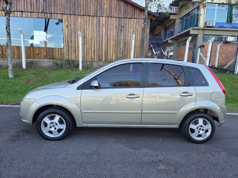 FIESTA 1.6 MPI CLASS HATCH 8V FLEX 4P MANUAL - 2009 - VENâNCIO AIRES