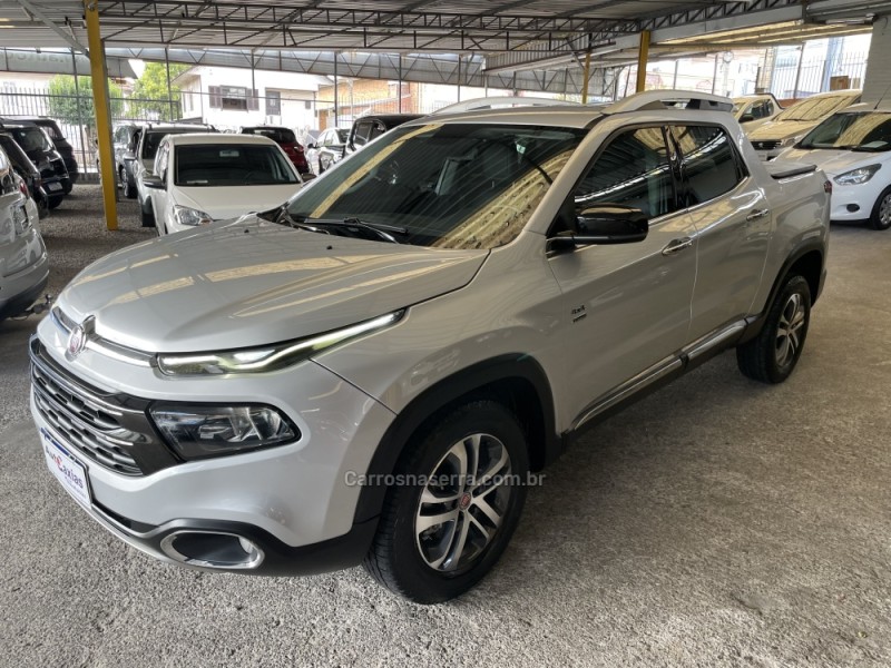 TORO 2.0 16V TURBO DIESEL VOLCANO AT9 4X4 AUTOMÁTICO - 2017 - CAXIAS DO SUL