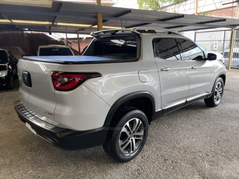 TORO 2.0 16V TURBO DIESEL VOLCANO AT9 4X4 AUTOMÁTICO - 2017 - CAXIAS DO SUL