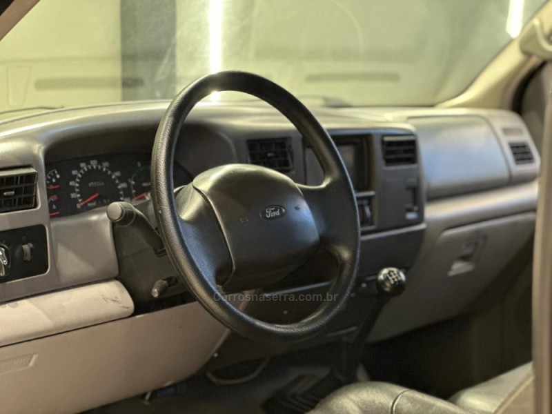 F-250 4.2 XL 4X2 CS V6 GASOLINA 2P MANUAL - 2001 - CAXIAS DO SUL