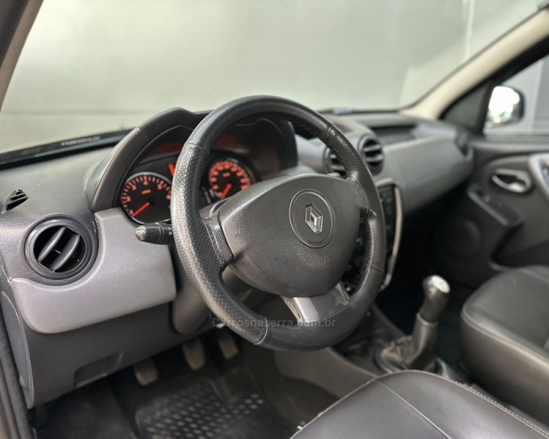 DUSTER 1.6 DYNAMIQUE 4X2 16V FLEX 4P MANUAL - 2013 - VACARIA