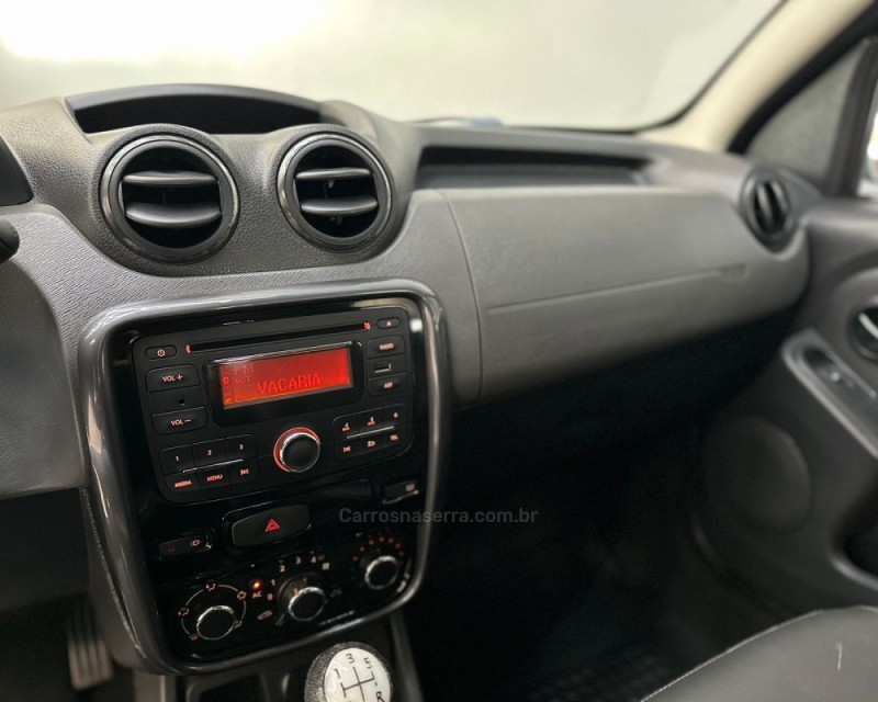 DUSTER 1.6 DYNAMIQUE 4X2 16V FLEX 4P MANUAL - 2013 - VACARIA