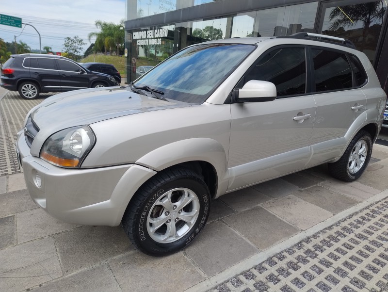 tucson 2.0 mpfi gls 16v 143cv 2wd gasolina 4p automatico 2009 caxias do sul