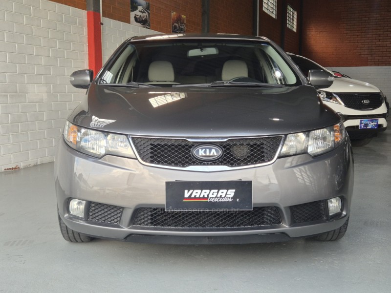 CERATO 1.6 EX2 SEDAN 16V GASOLINA 4P MANUAL - 2011 - CAXIAS DO SUL