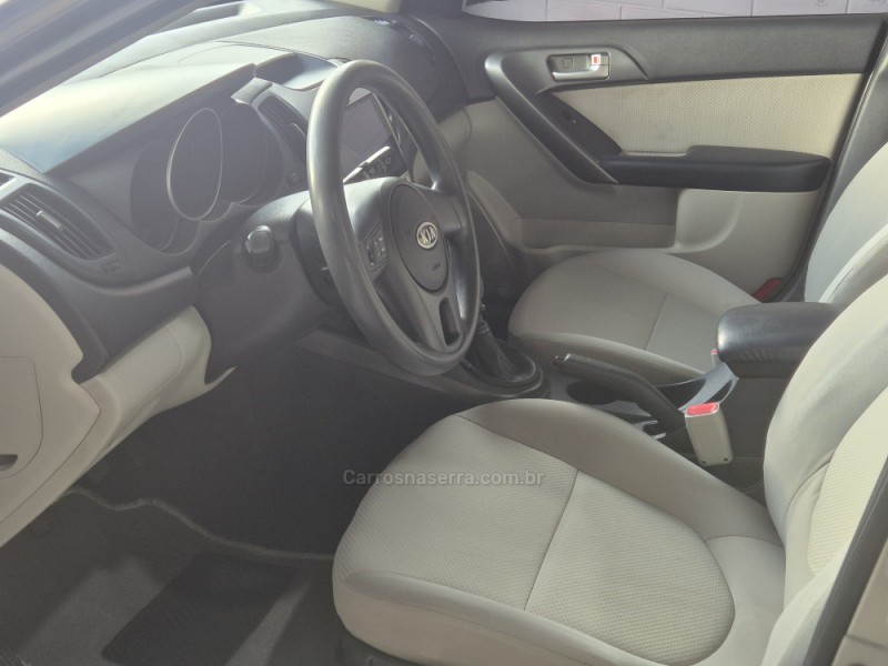 CERATO 1.6 EX2 SEDAN 16V GASOLINA 4P MANUAL - 2011 - CAXIAS DO SUL