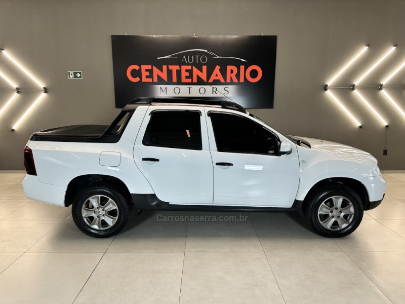 OROCH 1.6 16V EXPRESS FLEX 4P MANUAL - 2016 - SAPIRANGA