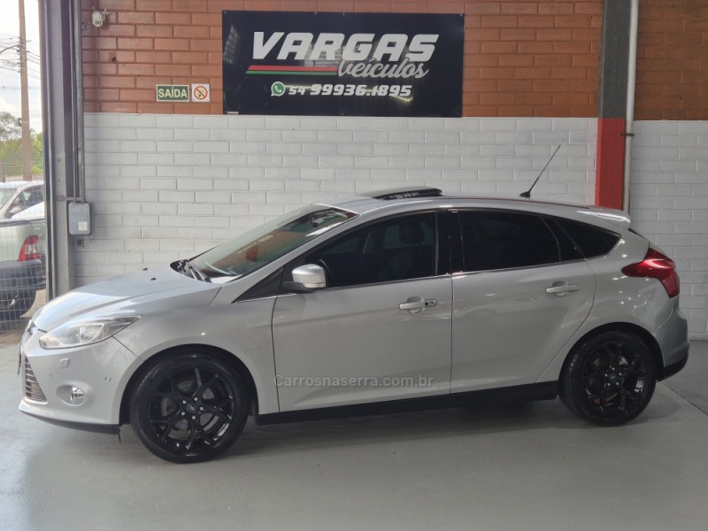 FOCUS 2.0 TITANIUM PLUS 16V FLEX 4P AUTOMÁTICO - 2015 - CAXIAS DO SUL