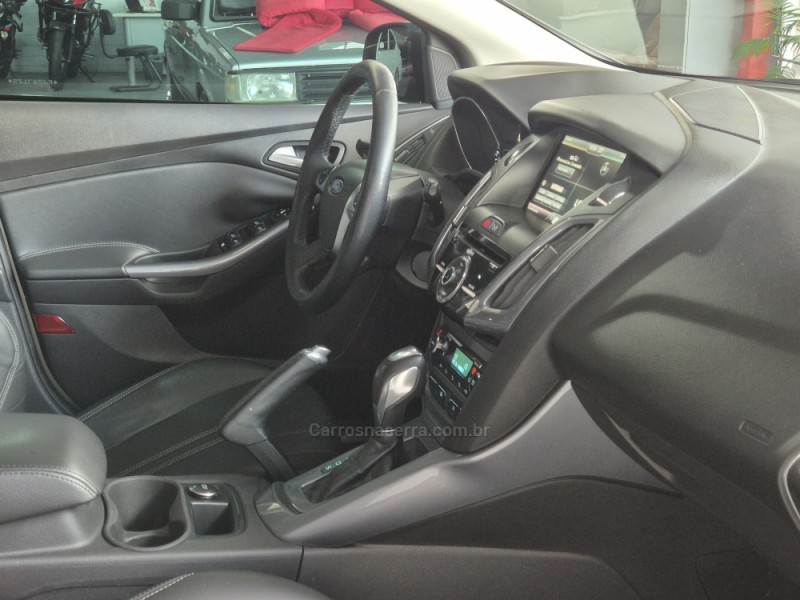 FOCUS 2.0 TITANIUM PLUS 16V FLEX 4P AUTOMÁTICO - 2015 - CAXIAS DO SUL
