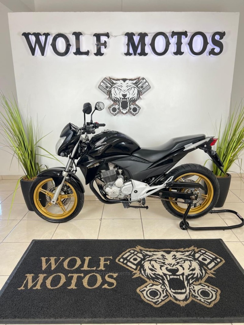 cb 300r  2015 caxias do sul