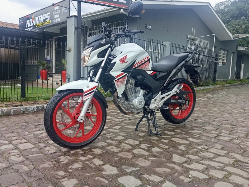 cb 250f twister cbs 2022 caxias do sul