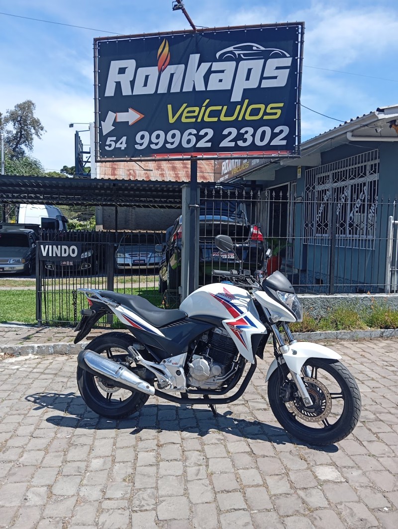 CB 300R ABS - 2015 - CAXIAS DO SUL