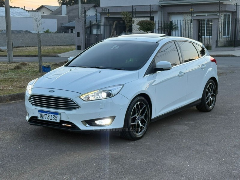 focus 2.0 titanium plus hatch 16v flex 4p auto 2016 caxias do sul