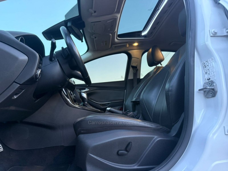 FOCUS 2.0 TITANIUM PLUS HATCH 16V FLEX 4P AUTO - 2016 - CAXIAS DO SUL