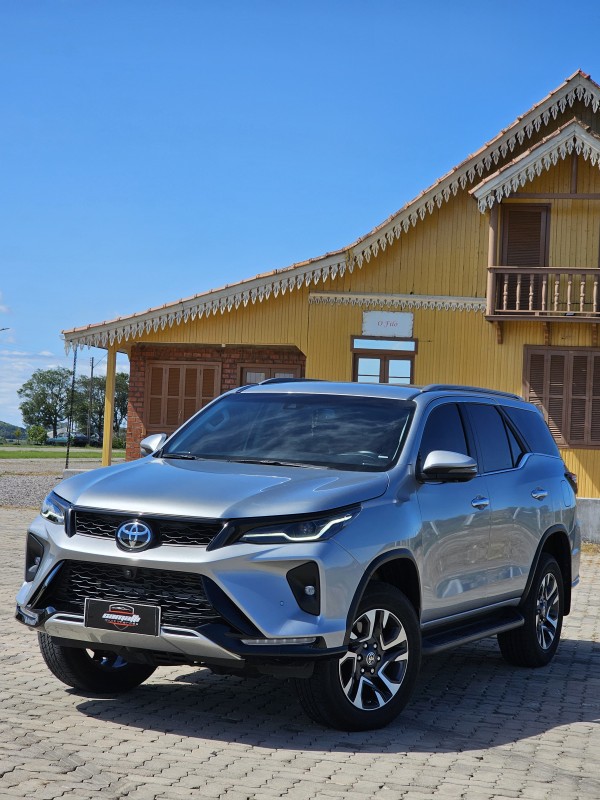 HILUX SW4 2.8 4X4 SRX PLATINUM TURBO DIESEL 4P AUTOMÁTICO - 2024 - ANTôNIO PRADO