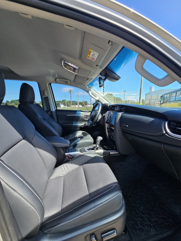 HILUX SW4 2.8 4X4 SRX PLATINUM TURBO DIESEL 4P AUTOMÁTICO - 2024 - ANTôNIO PRADO