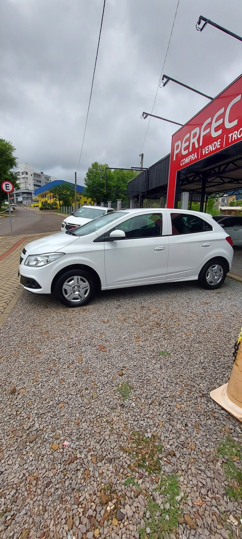 ONIX 1.0 MPFI LT 8V FLEX 4P MANUAL - 2013 - BOM PRINCíPIO