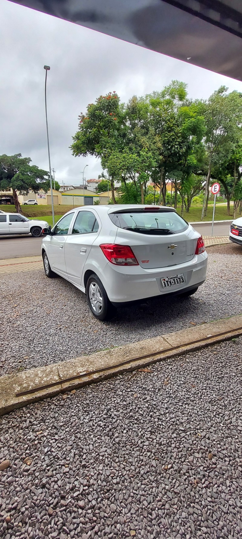 ONIX 1.0 MPFI LT 8V FLEX 4P MANUAL - 2013 - BOM PRINCíPIO