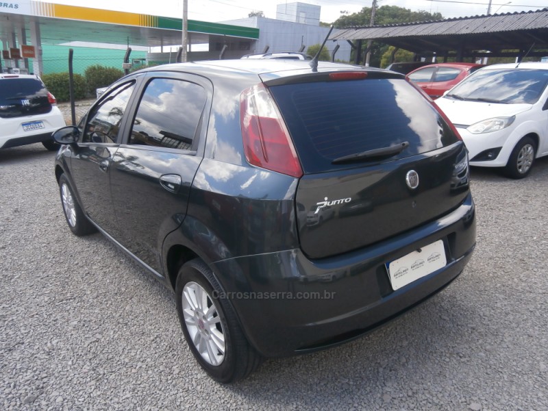PUNTO 1.4 ATTRACTIVE 8V FLEX 4P MANUAL - 2011 - FARROUPILHA