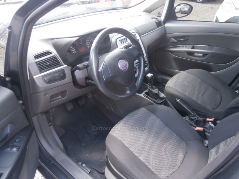 PUNTO 1.4 ATTRACTIVE 8V FLEX 4P MANUAL - 2011 - FARROUPILHA