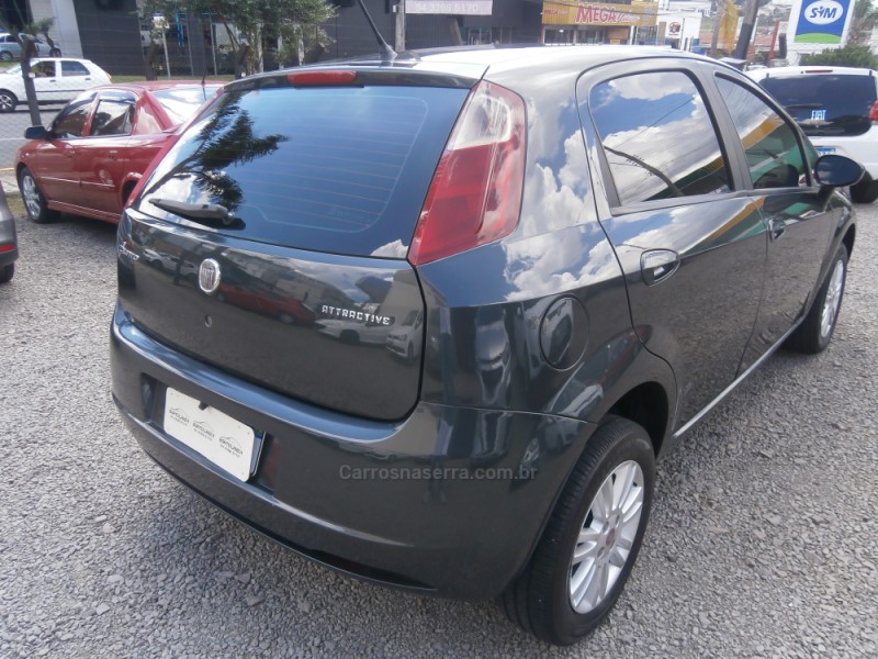 PUNTO 1.4 ATTRACTIVE 8V FLEX 4P MANUAL - 2011 - FARROUPILHA