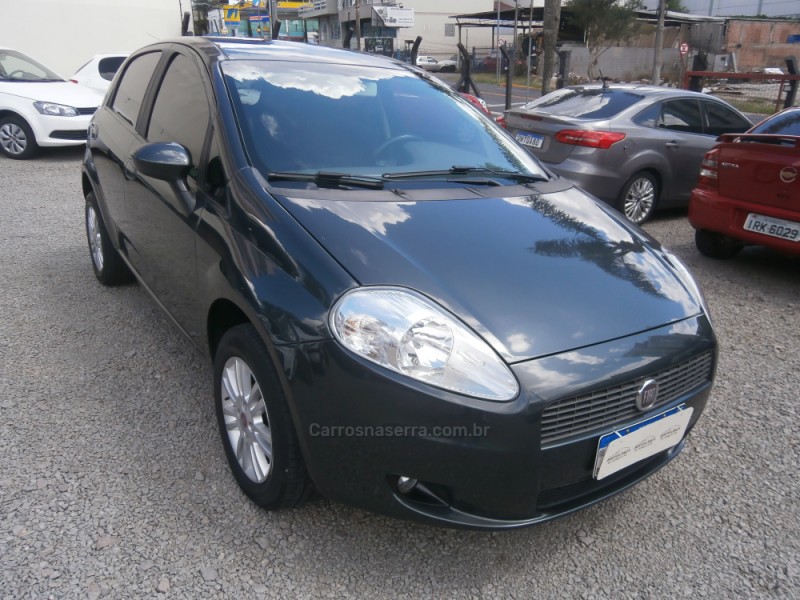 PUNTO 1.4 ATTRACTIVE 8V FLEX 4P MANUAL - 2011 - FARROUPILHA