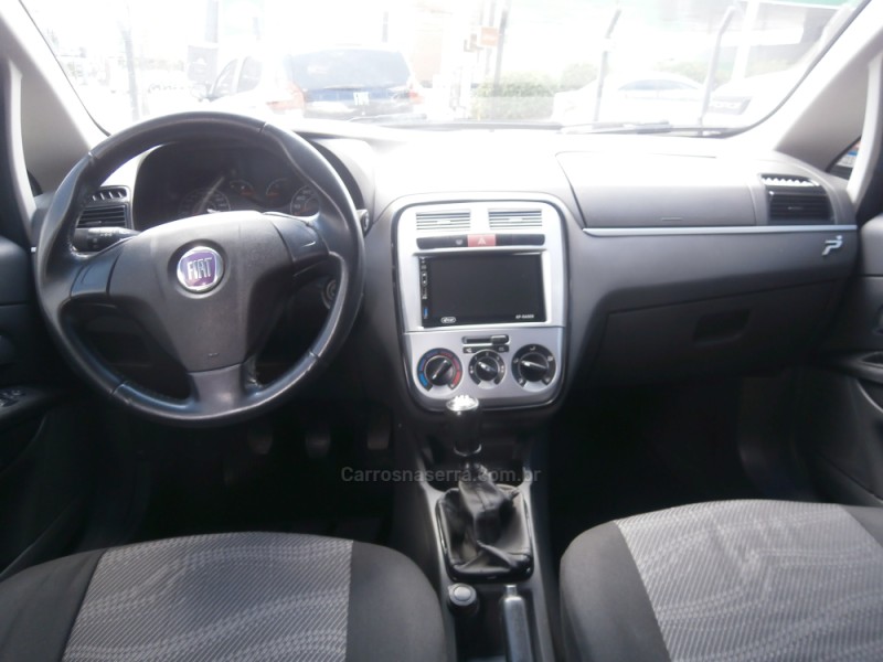 PUNTO 1.4 ATTRACTIVE 8V FLEX 4P MANUAL - 2011 - FARROUPILHA