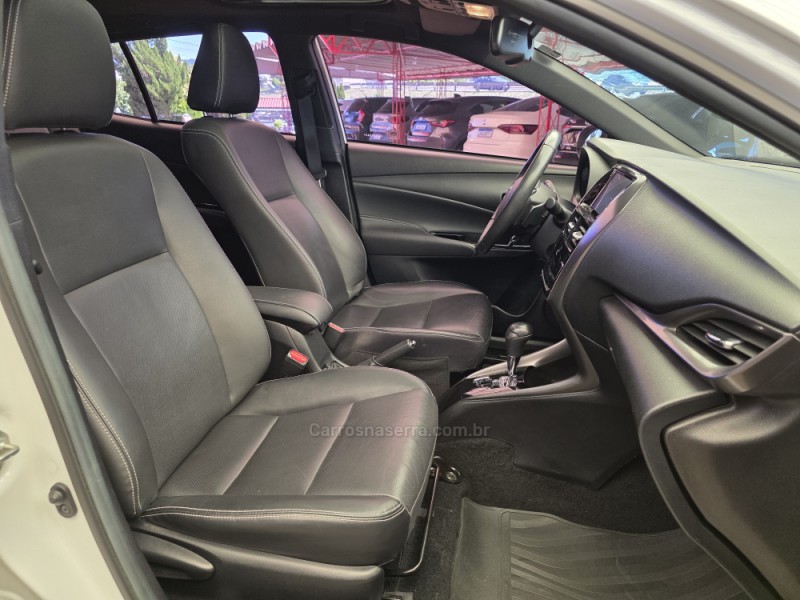 YARIS 1.5 XLS FLEX 4P AUTOMÁTICO - 2023 - SAPIRANGA