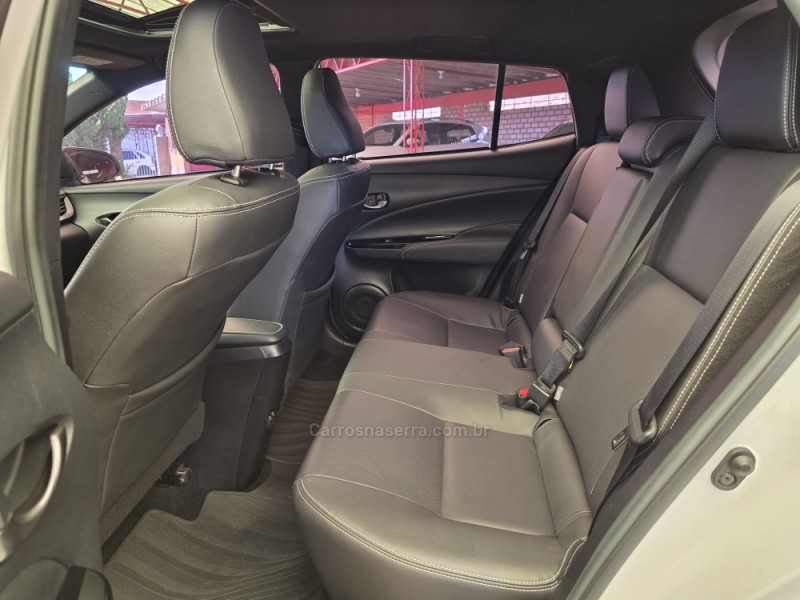 YARIS 1.5 XLS FLEX 4P AUTOMÁTICO - 2023 - SAPIRANGA