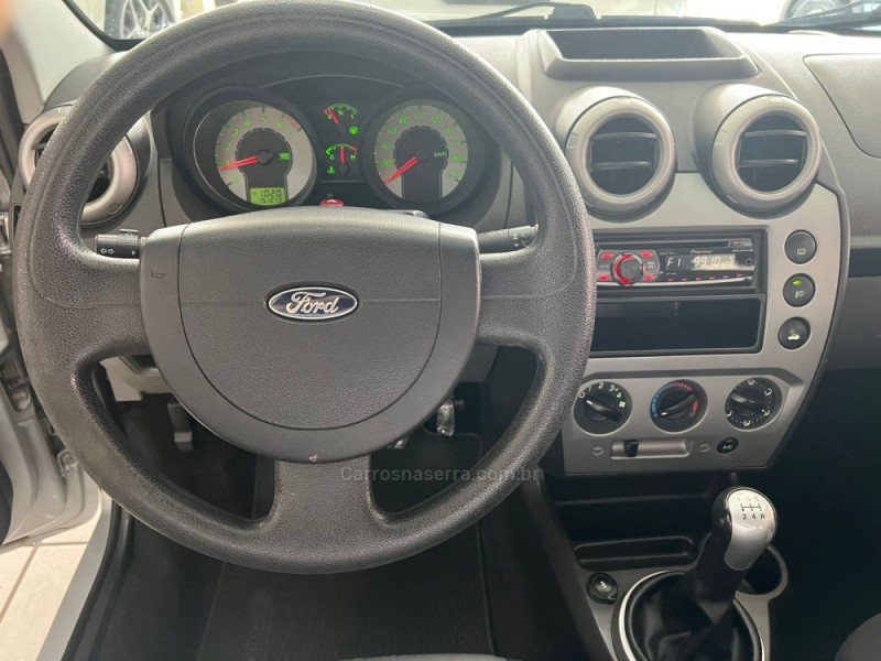 FIESTA 1.6 MPI 8V GASOLINA 4P MANUAL - 2010 - CAXIAS DO SUL