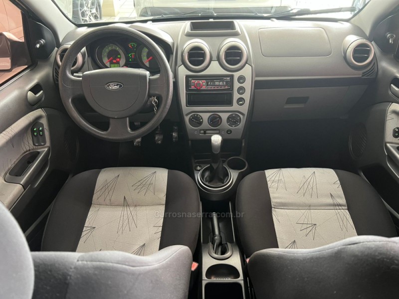 FIESTA 1.6 MPI 8V GASOLINA 4P MANUAL - 2010 - CAXIAS DO SUL