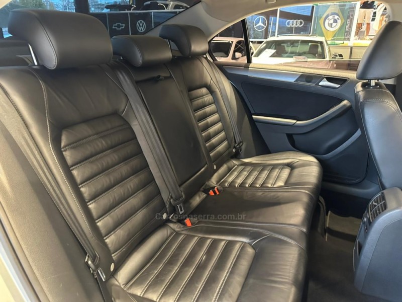 JETTA 2.0 TSI HIGHLINE 211CV GASOLINA 4P TIPTRONIC - 2013 - CAXIAS DO SUL
