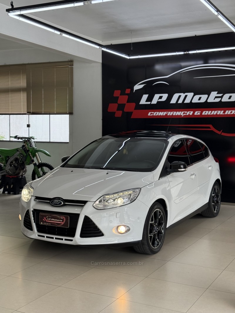 focus 2.0 titanium plus hatch 16v flex 4p auto 2015 farroupilha
