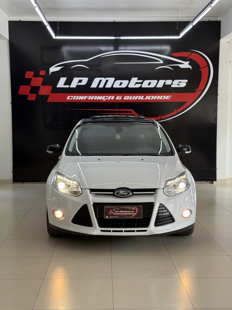 FOCUS 2.0 TITANIUM PLUS HATCH 16V FLEX 4P AUTO - 2015 - FARROUPILHA